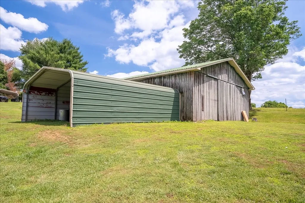 612 Clax Branch Road Loretto TN 38469