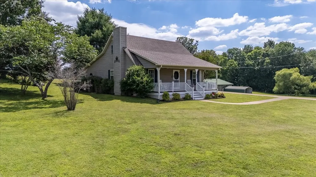 612 Clax Branch Road Loretto TN 38469