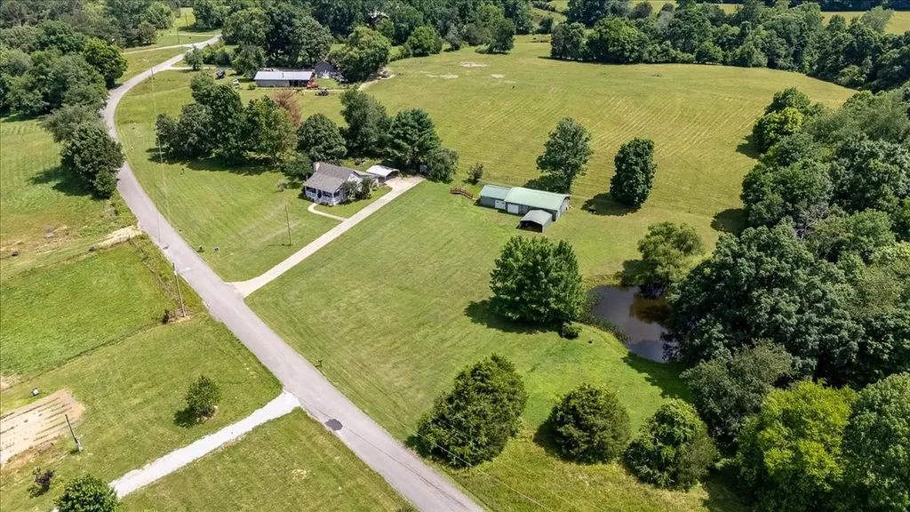 612 Clax Branch Road Loretto TN 38469