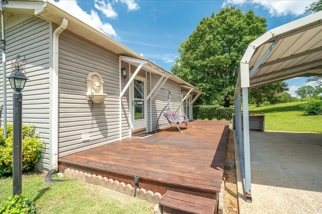612 Clax Branch Road Loretto TN 38469