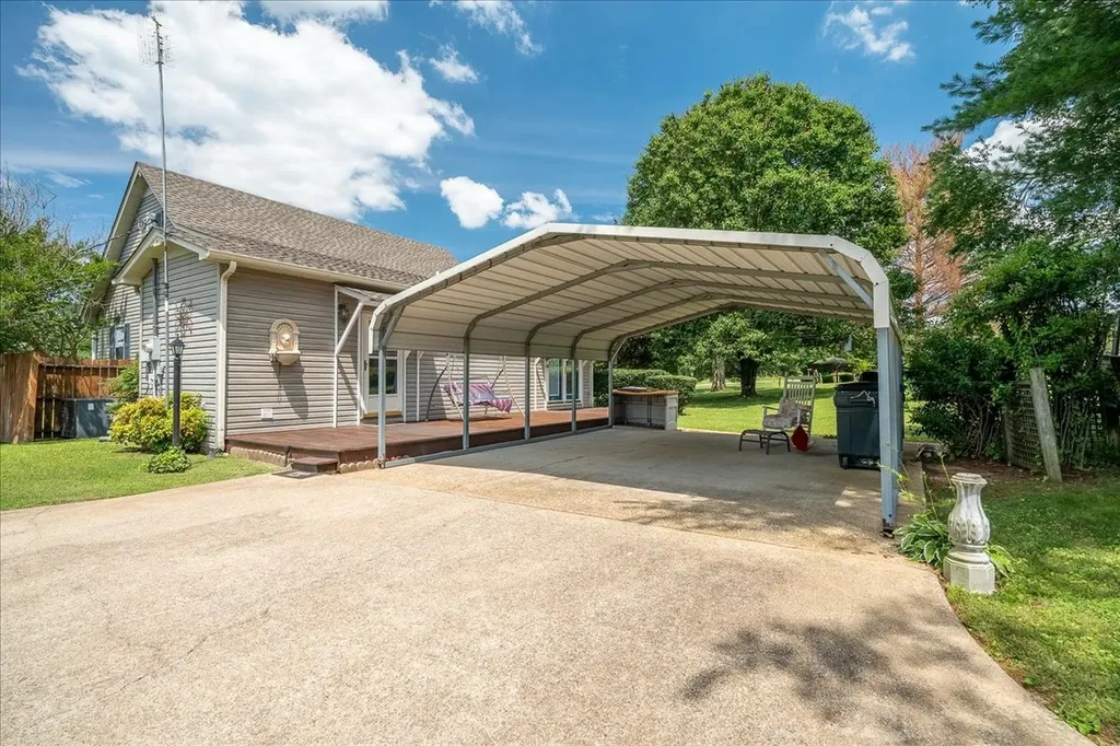 612 Clax Branch Road Loretto TN 38469