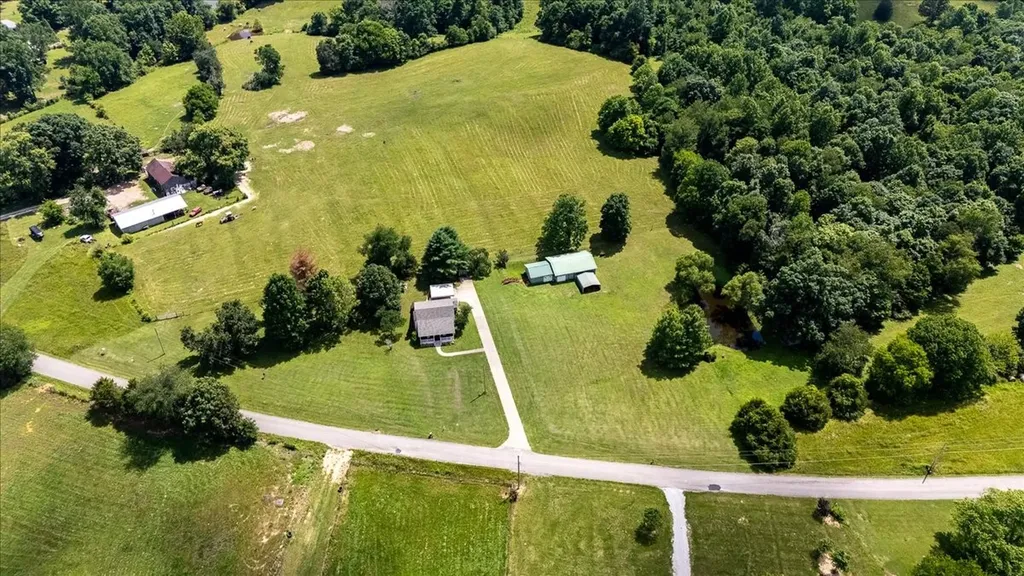 612 Clax Branch Road Loretto TN 38469