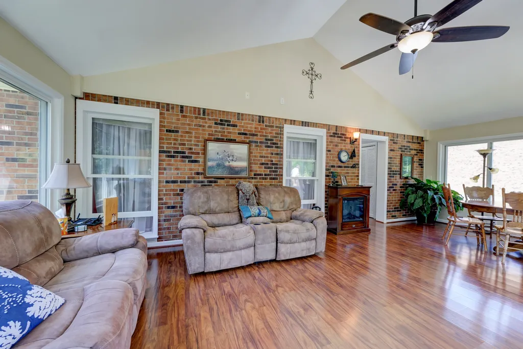 1030 Hillshire Drive Clarksville TN 37043