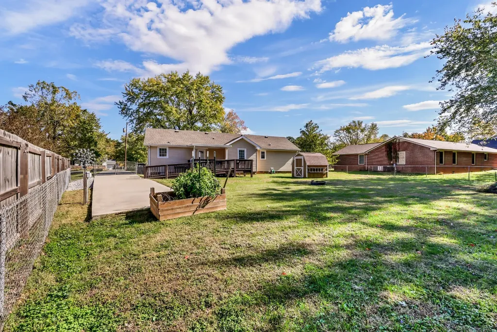 304 Buckingham Place Clarksville TN 37042