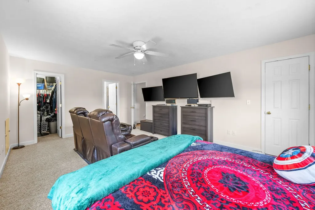 997 Wing Tip Circle Hopkinsville KY 42240