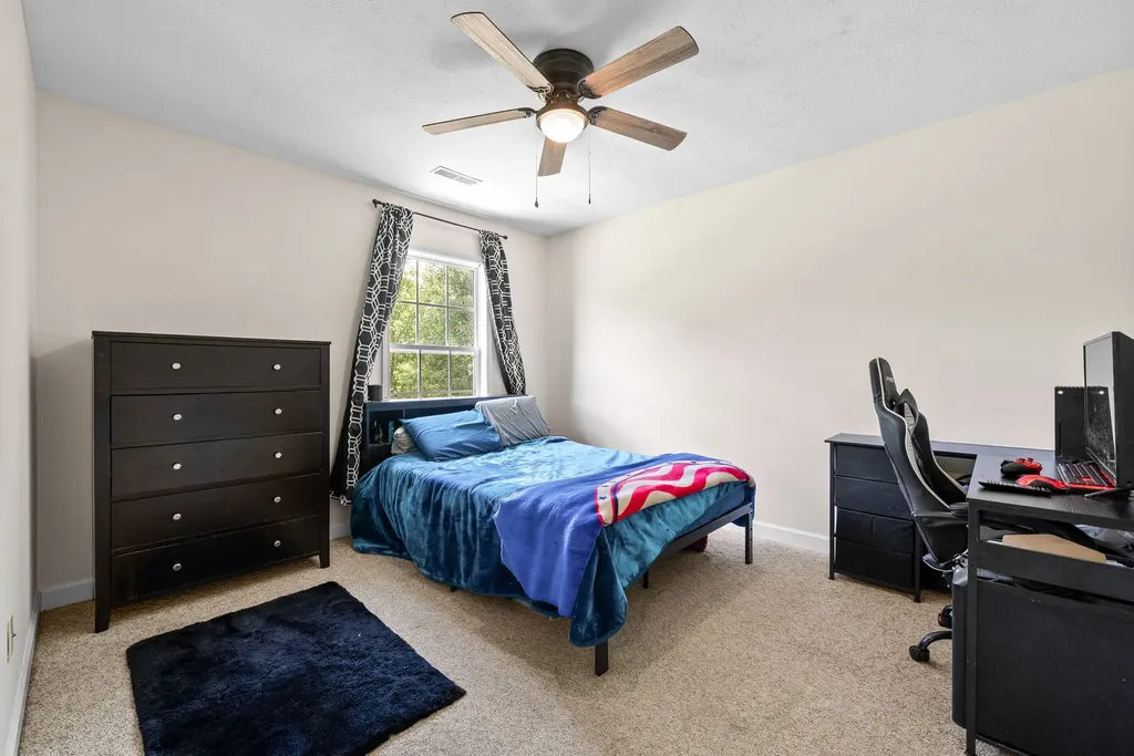 997 Wing Tip Circle Hopkinsville KY 42240