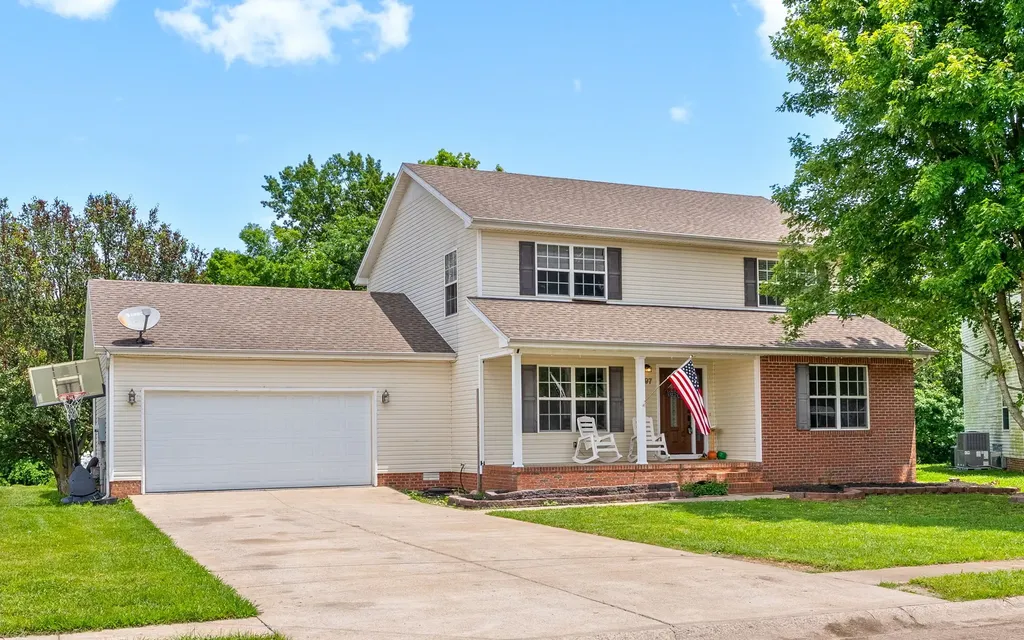 997 Wing Tip Circle Hopkinsville KY 42240
