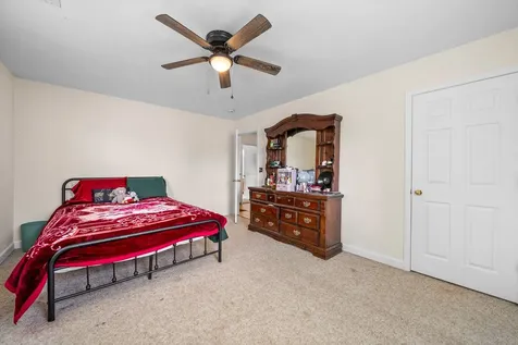 997 Wing Tip Circle Hopkinsville KY 42240