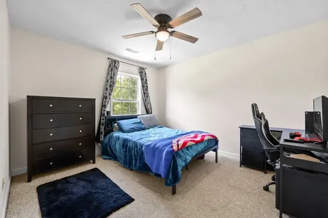 997 Wing Tip Circle Hopkinsville KY 42240