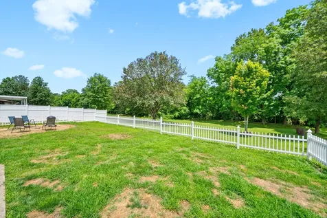 997 Wing Tip Circle Hopkinsville KY 42240