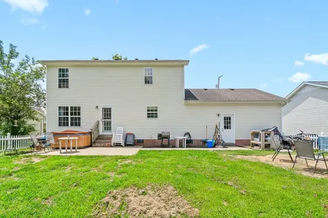 997 Wing Tip Circle Hopkinsville KY 42240