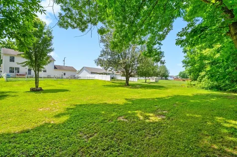 997 Wing Tip Circle Hopkinsville KY 42240