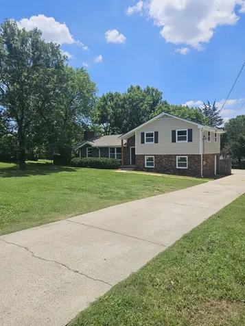 258 Indian Lake Road Hendersonville TN 37075