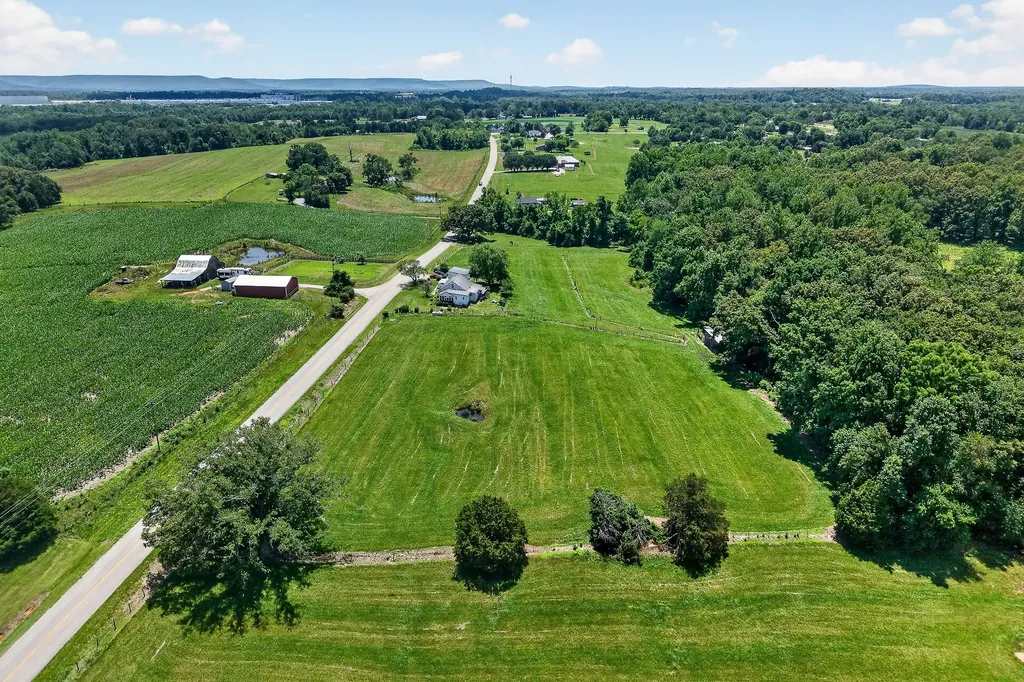 2531 Old Well Road Morrison TN 37357