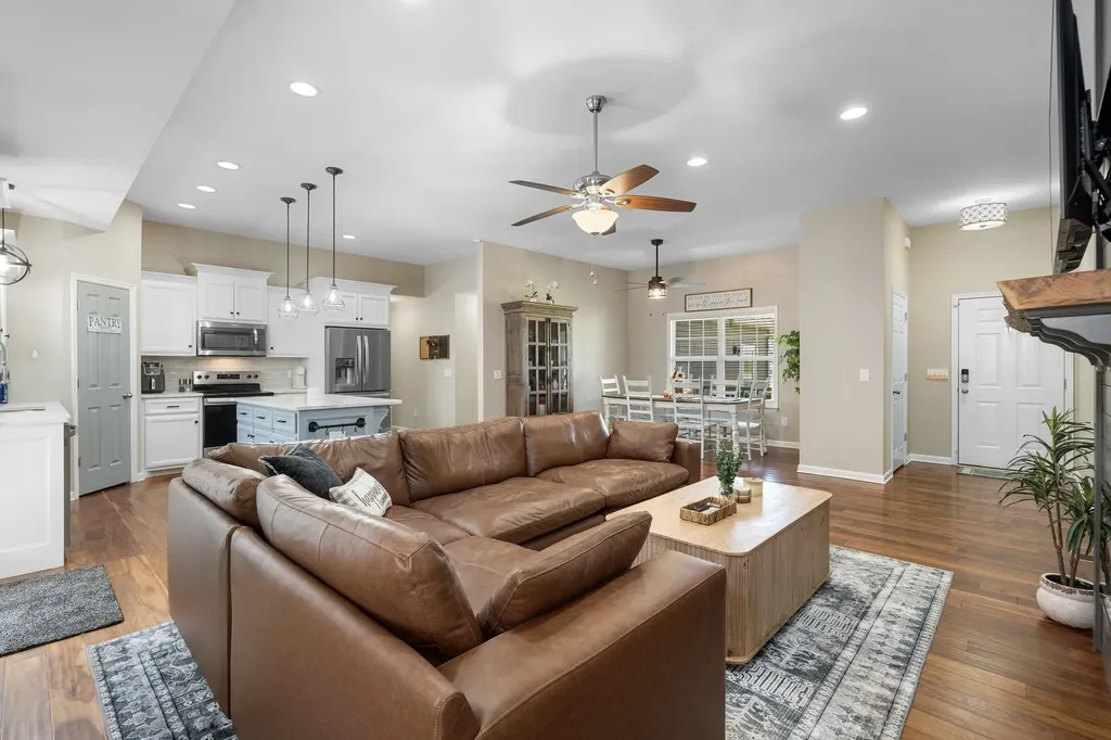 1925 Sheffield Lane Columbia TN 38401