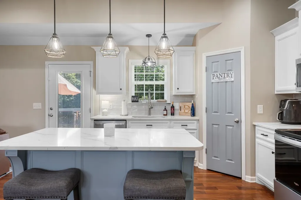1925 Sheffield Lane Columbia TN 38401