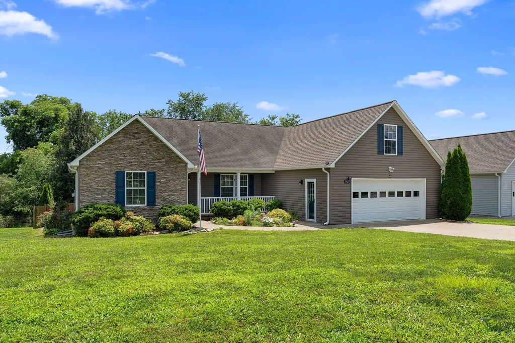 1925 Sheffield Lane Columbia TN 38401