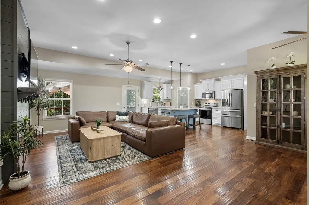 1925 Sheffield Lane Columbia TN 38401