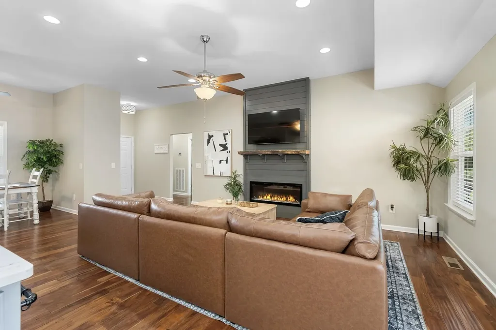 1925 Sheffield Lane Columbia TN 38401
