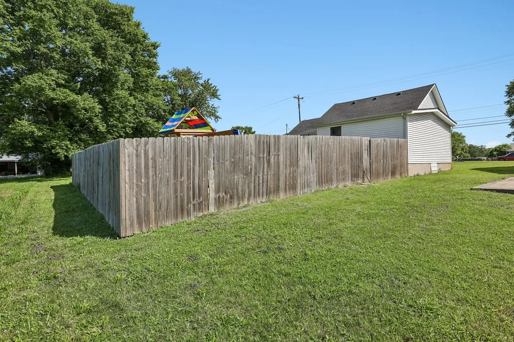 749 N Main Street Russellville KY 42276