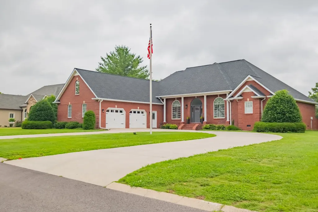 300 Willowbrook Drive Manchester TN 37355