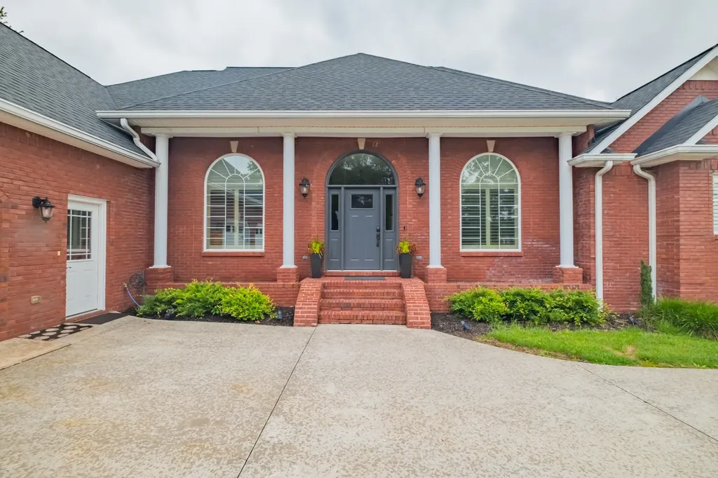 300 Willowbrook Drive Manchester TN 37355
