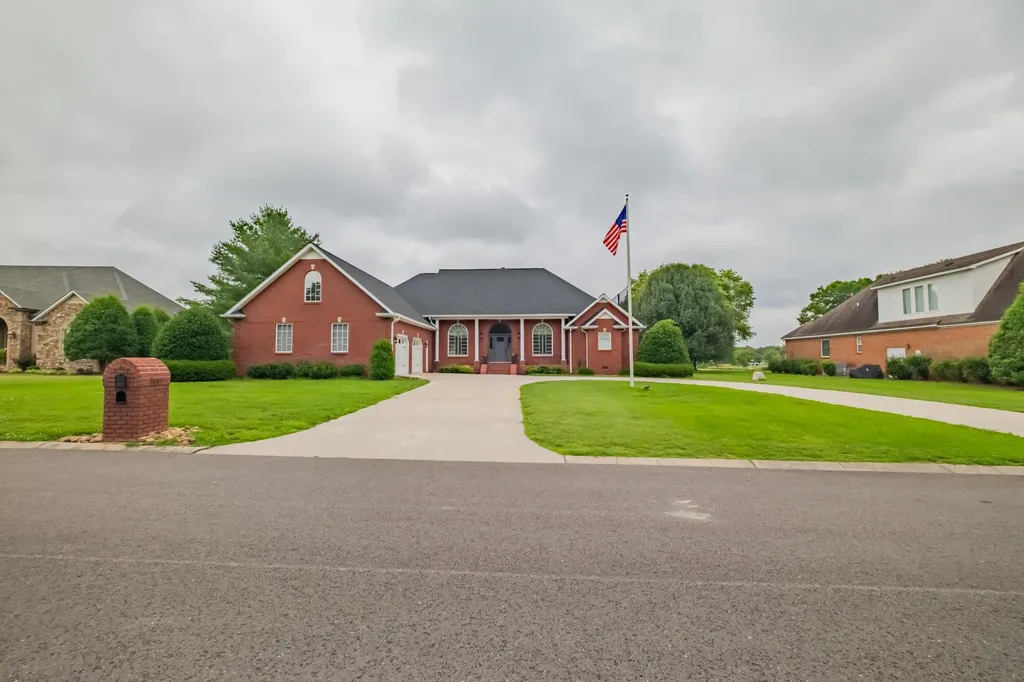300 Willowbrook Drive Manchester TN 37355