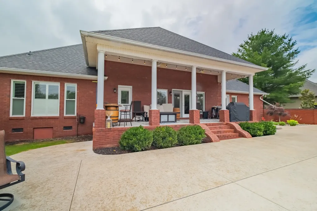 300 Willowbrook Drive Manchester TN 37355