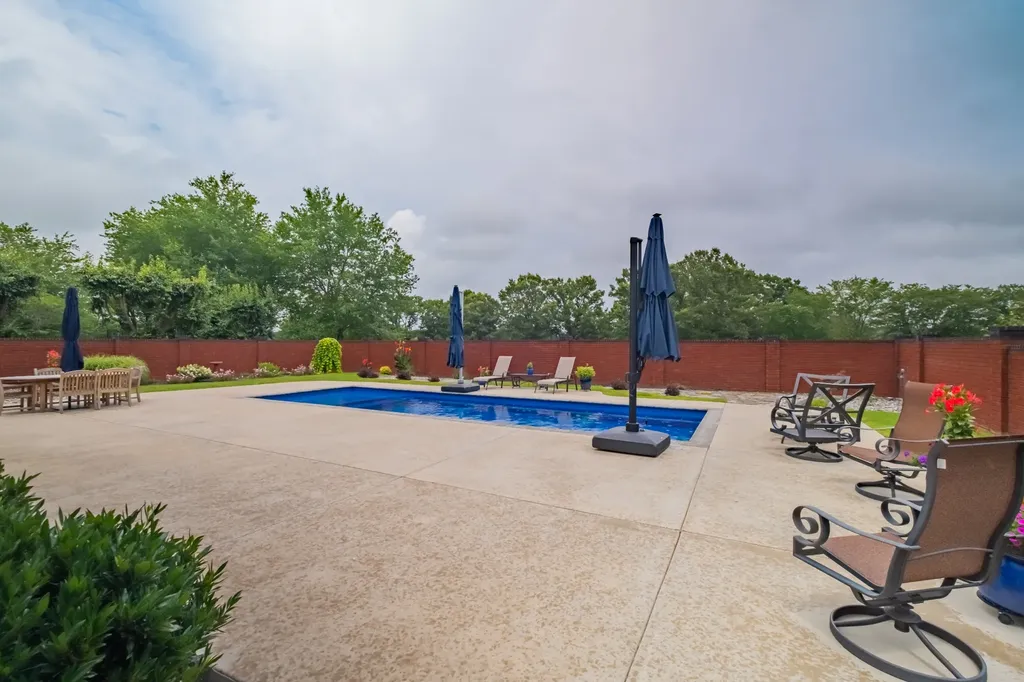 300 Willowbrook Drive Manchester TN 37355