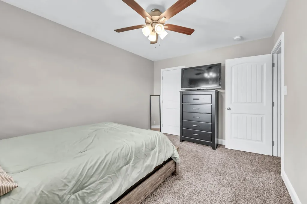 153 Tomahawk Point Clarksville TN 37040