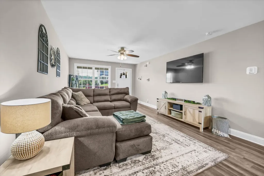 153 Tomahawk Point Clarksville TN 37040