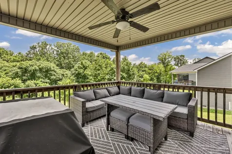 153 Tomahawk Point Clarksville TN 37040
