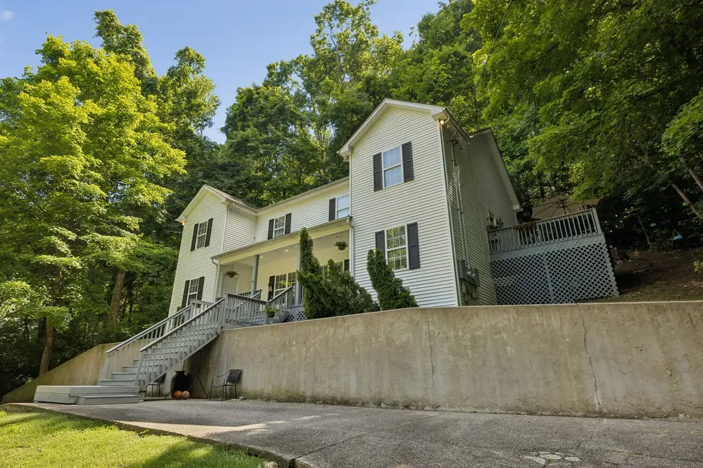 1017 Harpeth Valley Court Nashville TN 37221