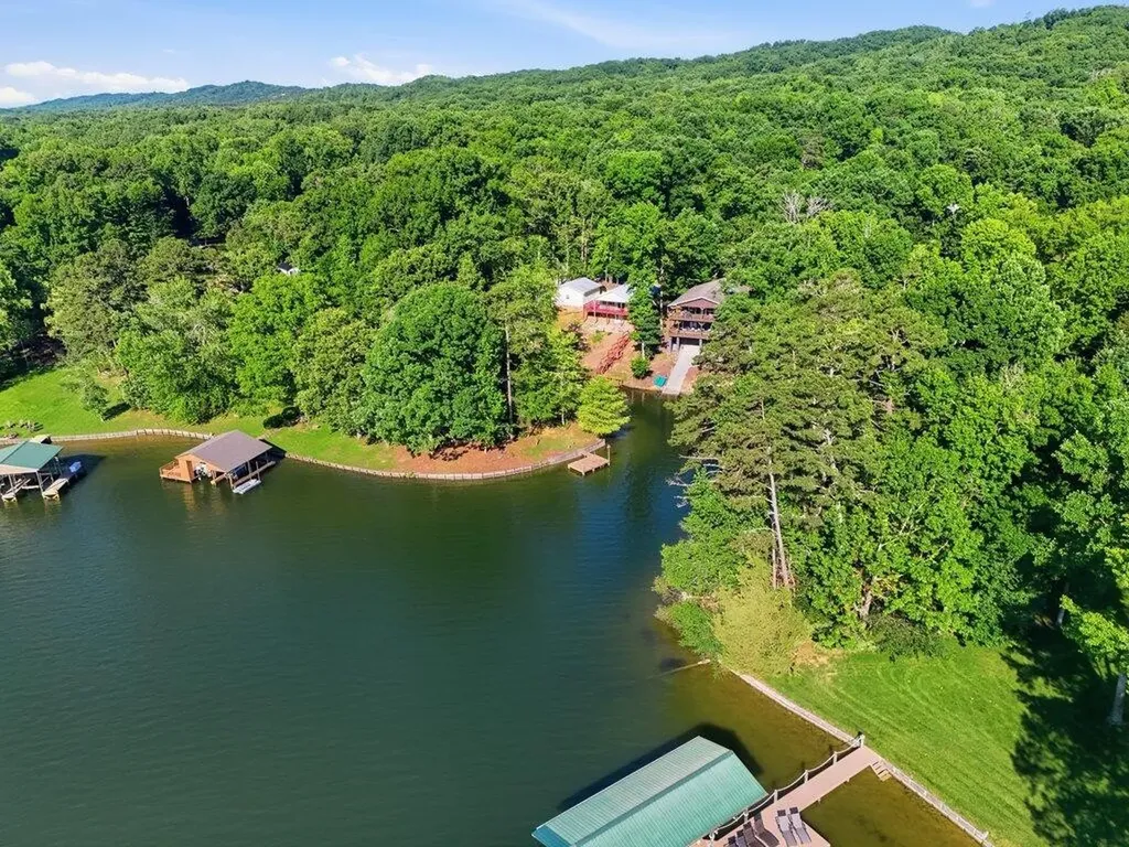 170 Lakeshore Drive Spring City TN 37381