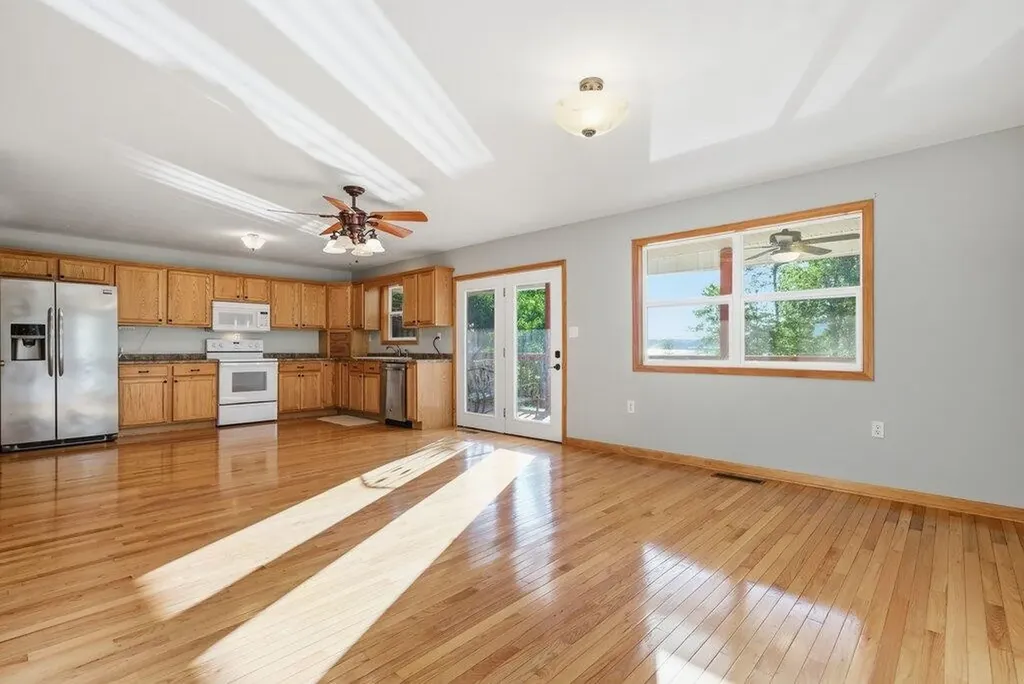 170 Lakeshore Drive Spring City TN 37381