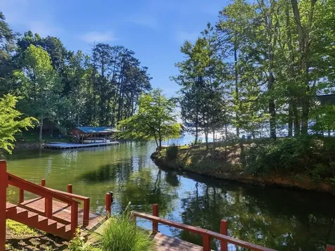 170 Lakeshore Drive Spring City TN 37381
