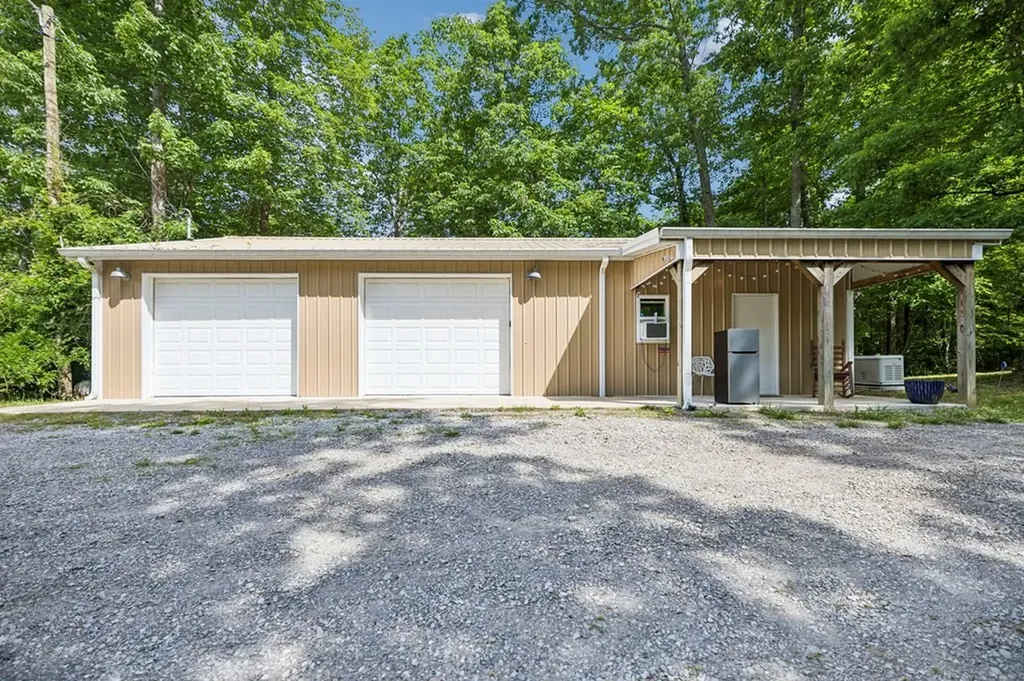 290 Vine Ridge Road, NE Crawford TN 38554