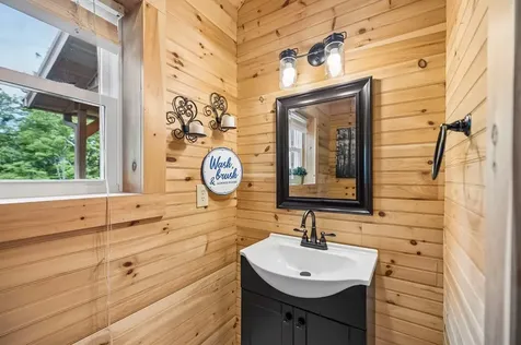 290 Vine Ridge Road, NE Crawford TN 38554
