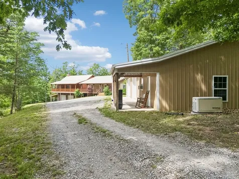 290 Vine Ridge Road, NE Crawford TN 38554
