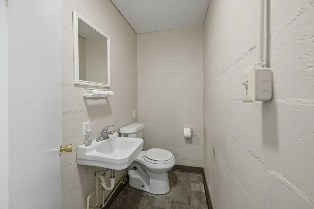 1233 W Main Street Parsons TN 38363