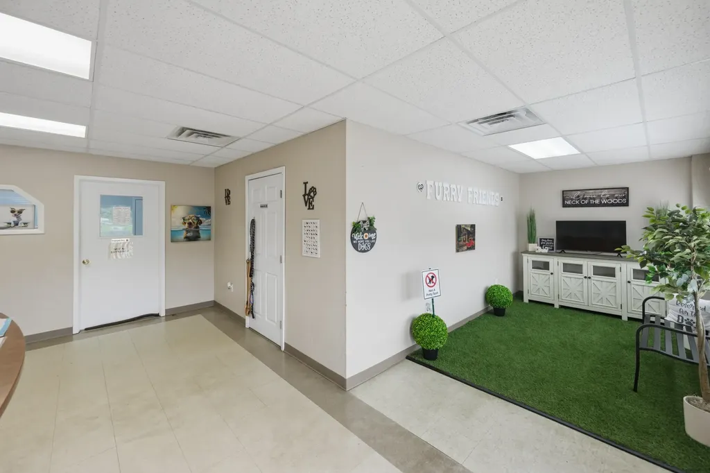 1233 W Main Street Parsons TN 38363