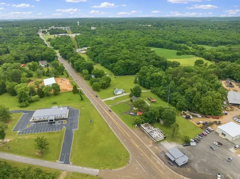 1233 W Main Street Parsons TN 38363