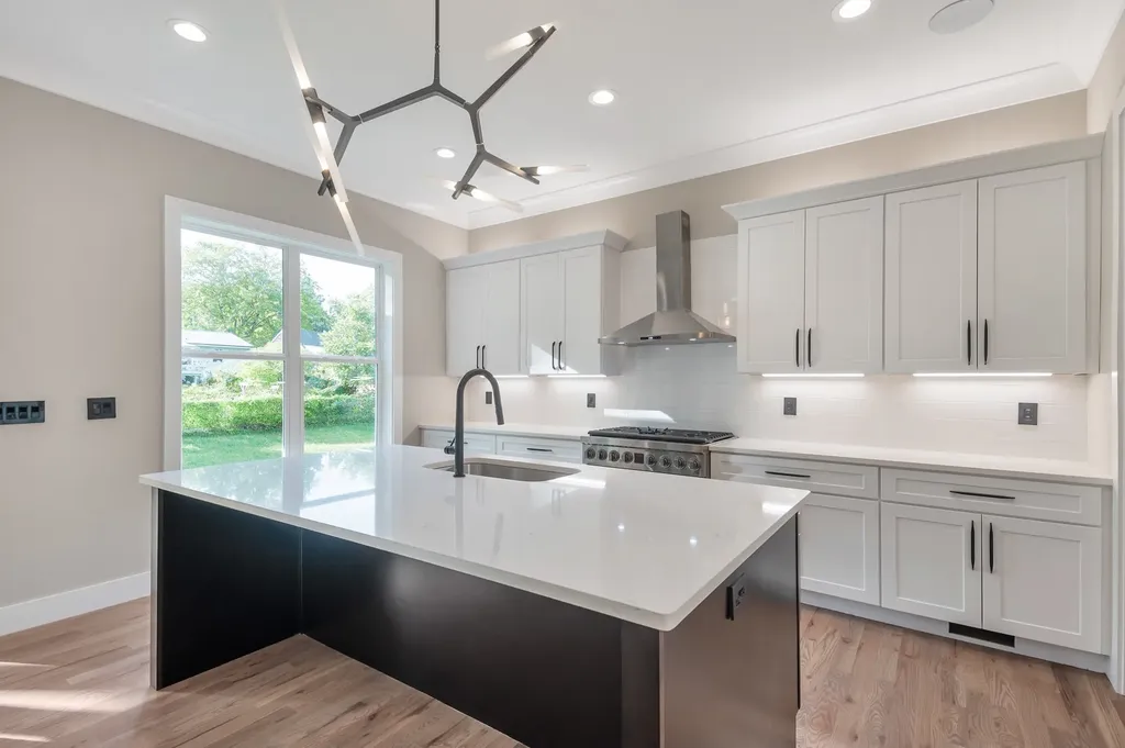 1819 River Drive Nashville TN 37218