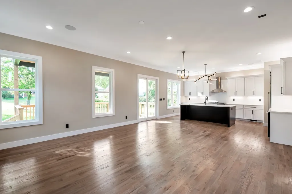 1819 River Drive Nashville TN 37218