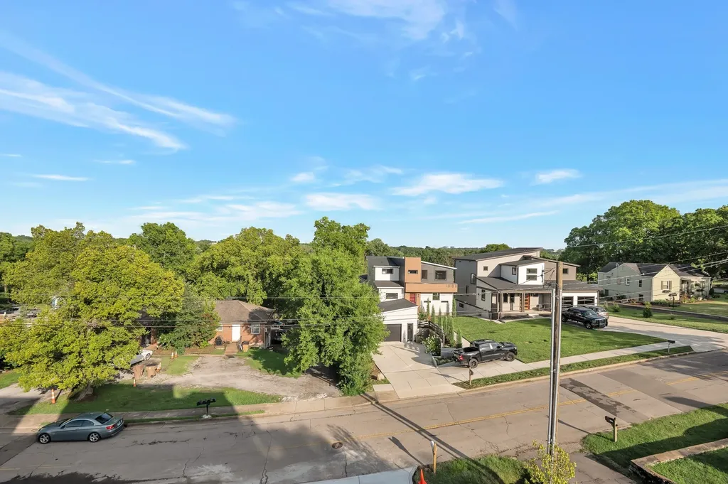 1819 River Drive Nashville TN 37218