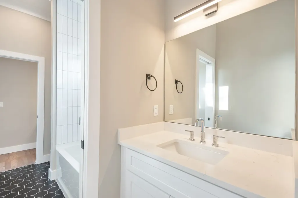 1819 River Drive Nashville TN 37218