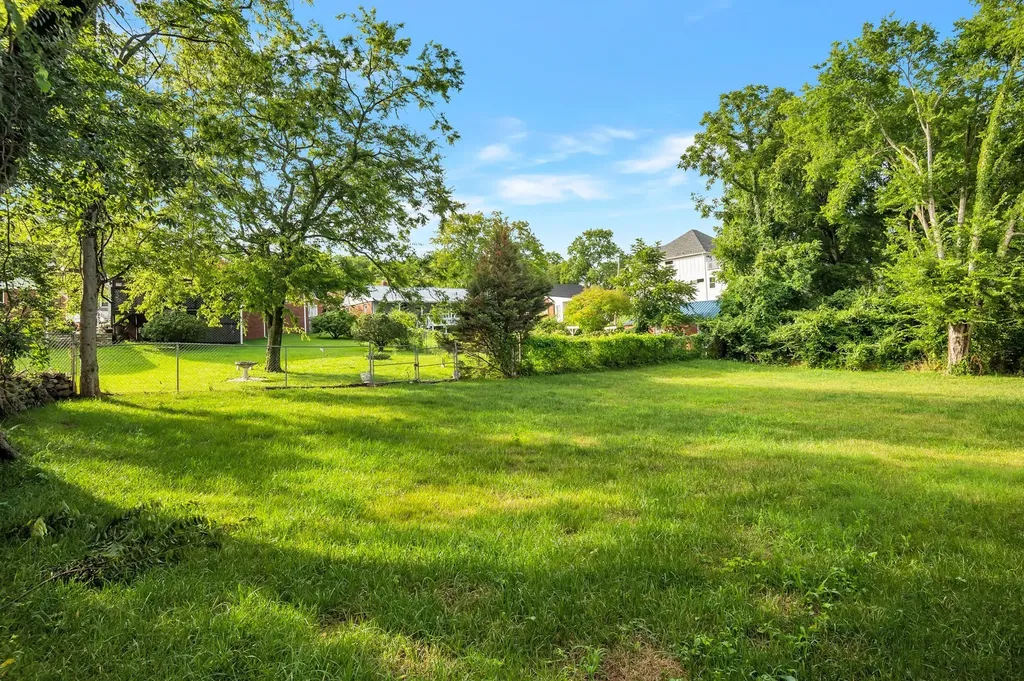 1819 River Drive Nashville TN 37218