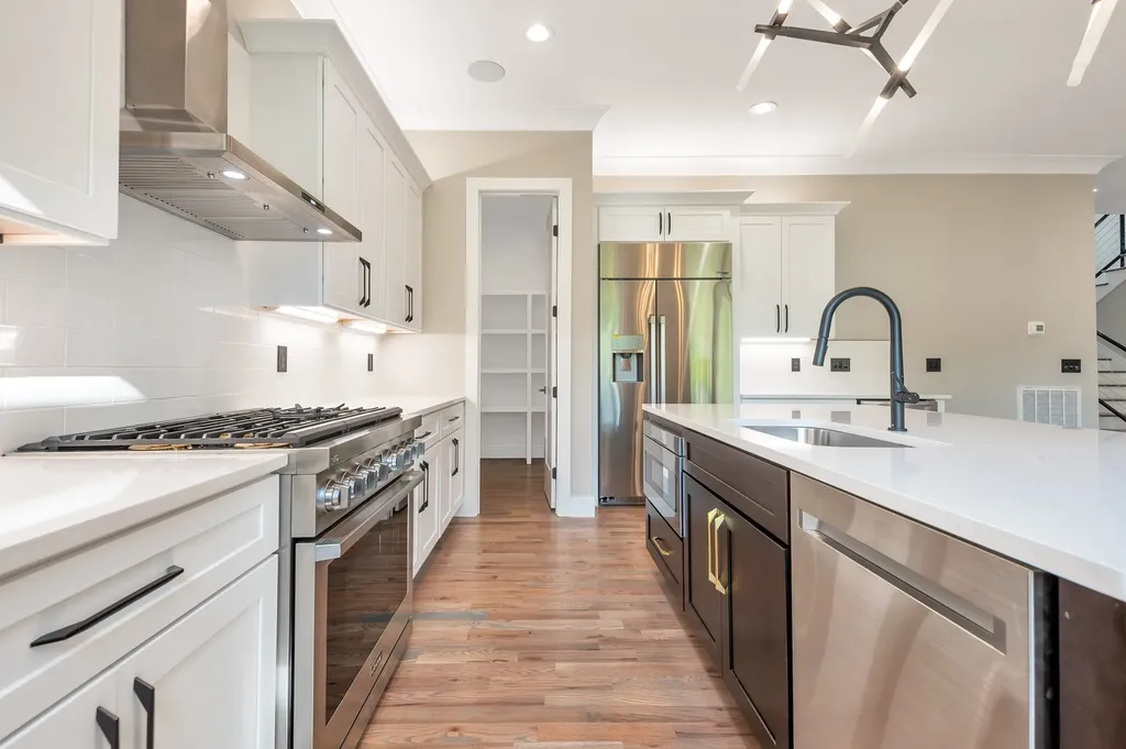 1819 River Drive Nashville TN 37218