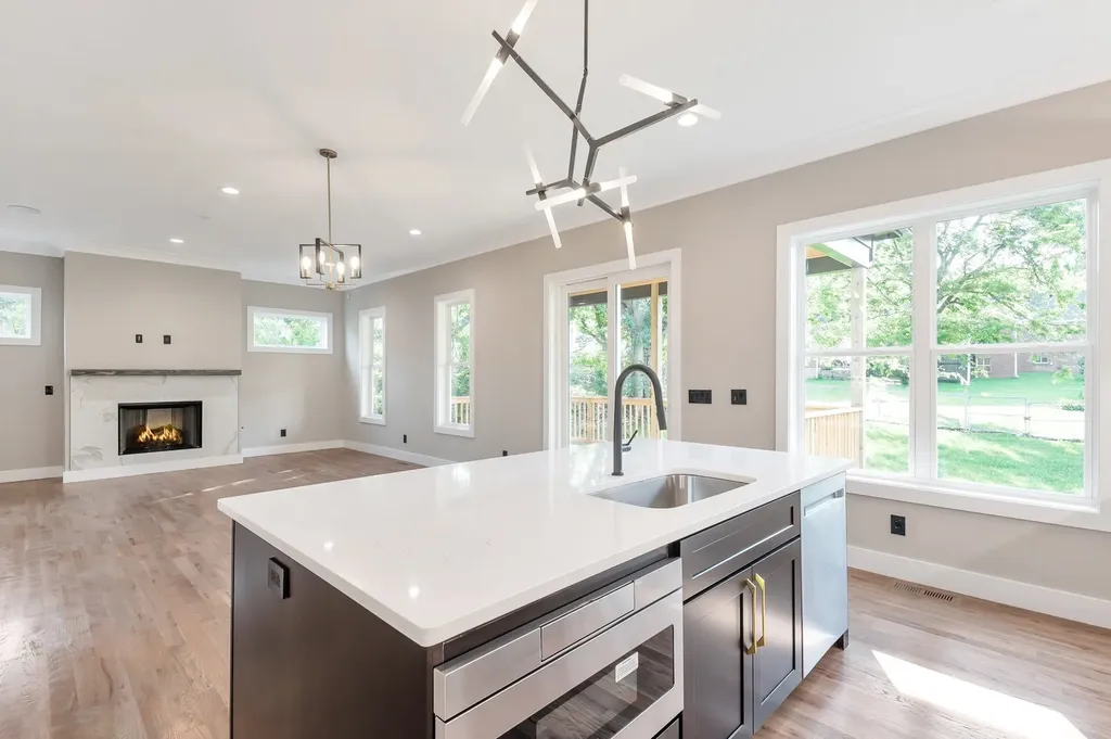 1819 River Drive Nashville TN 37218