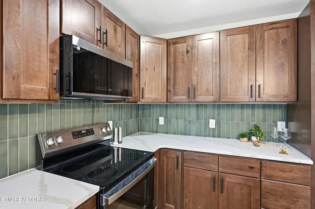 315 Poplar Street Lenoir City TN 37771